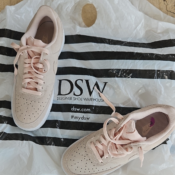 Nikes Women's Blush Pink Sneakers - Picture 7 of 8